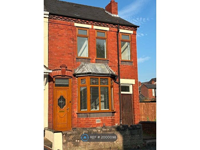 3 Bedroom Semi-Detached House To Rent In Woodland Road, Halesowen, B62