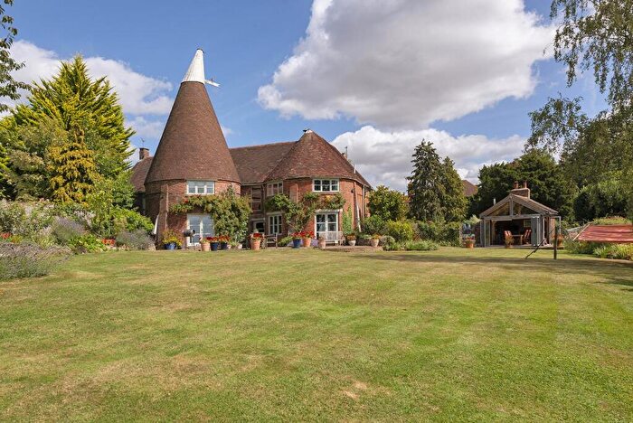 6 Bedroom Detached House For Sale In Unique Family Residence, Semi-Rural Ulcombe, ME17