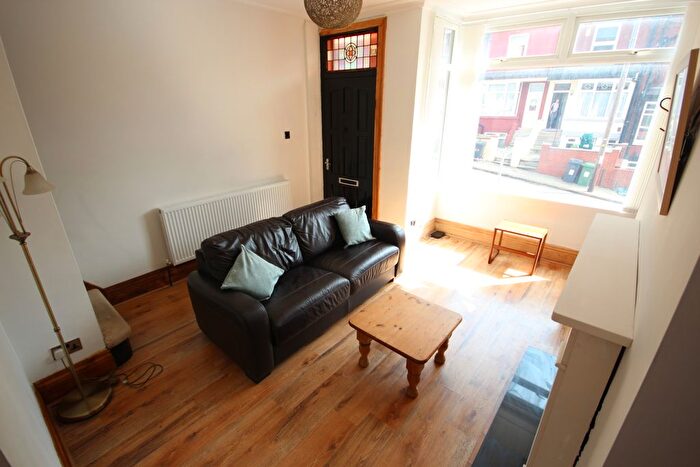 2 Bedroom Terraced House To Rent In Elsham Terrace, Burley, Leeds, LS4