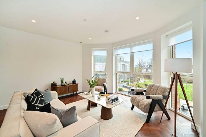 2 Bedroom Flat For Sale In Brent Cross Town, Brent Cross, NW2
