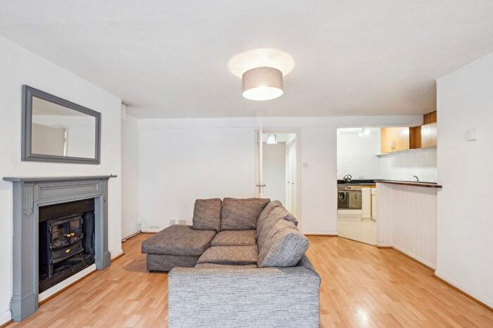 2 Bedroom Flat To Rent In Schubert Road, East Putney, SW15