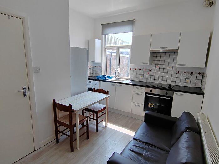 2 Bedroom Flat To Rent In High Street, Harlesden, NW10