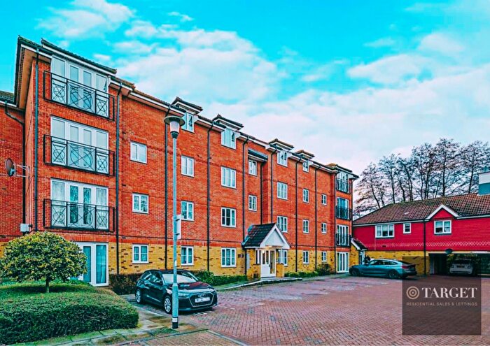 2 Bedroom Flat To Rent In Yukon Road Broxbourne, EN10