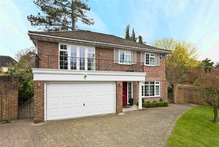 5 Bedroom Detached House To Rent In Farleton Close, Weybridge, Surrey, KT13