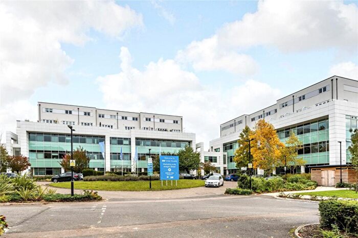 2 Bedroom Apartment For Sale In Bessemer Road, Welwyn Garden City, Hertfordshire, AL7
