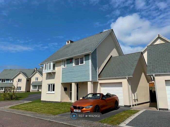 4 Bedroom Detached House To Rent In Pentre Nicklaus Village, Llanelli, SA15