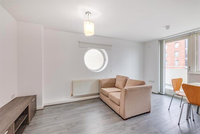 2 Bedroom Apartment For Sale In Royal Quay, Liverpool, L3