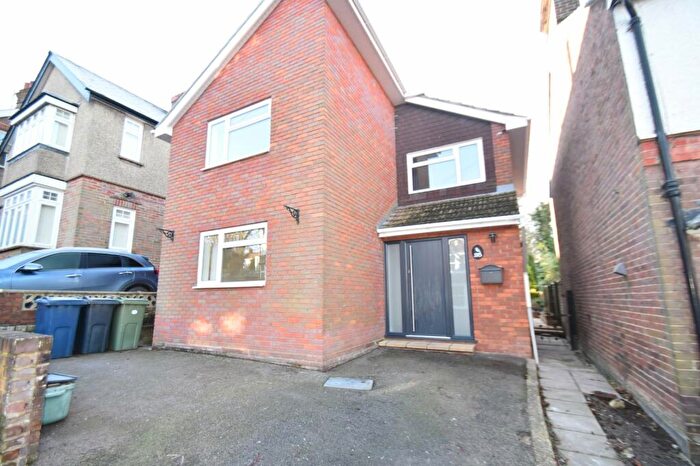 3 Bedroom Detached House To Rent In Eskdale Avenue, Chesham, Buckinghamshire, HP5