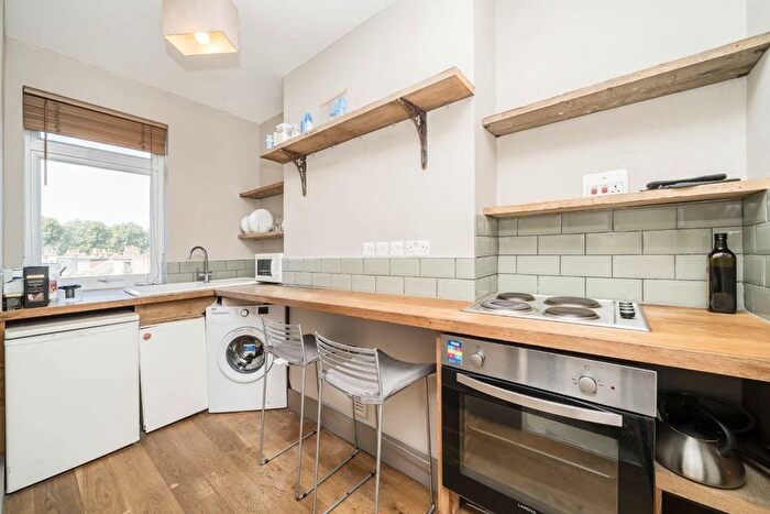 1 Bedroom Flat To Rent In Wandsworth Bridge Road, Fulham, SW6