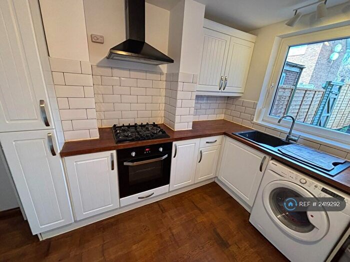 2 Bedroom Terraced House To Rent In Hibbert Street, Luton, LU1
