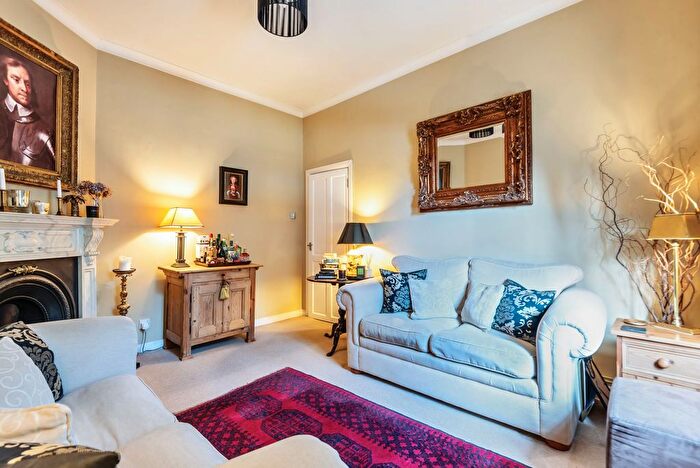 1 Bedroom Flat To Rent In Tooley Street, Devon Mansions Tooley Street, SE1