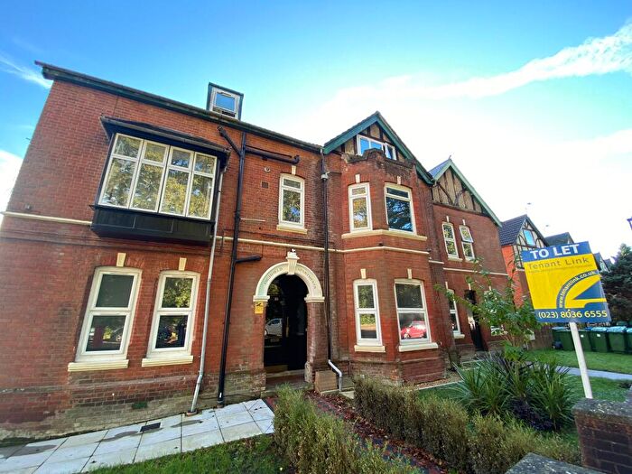 1 Bedroom Flat To Rent In Furzedown Road, SO17