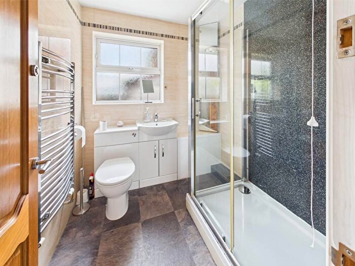 2 Bedroom Detached Bungalow For Sale In Broadstairs Close Howdale Road Hull, HU8