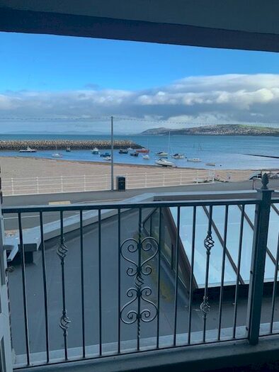 2 Bedroom Flat To Rent In Penrhyn Avenue, Rhos On Sea LL28