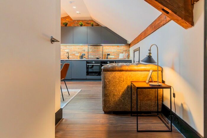 2 Bedroom Apartment To Rent In -Bed Apartment, Portland Street, Basil House, M1