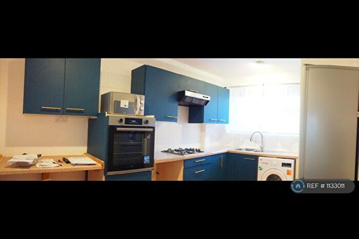 3 Bedroom Flat To Rent In North Lawn Court, Exeter, EX1