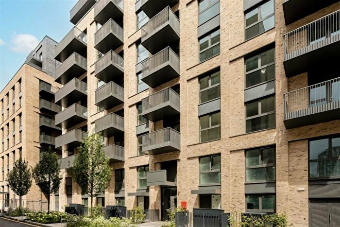 1 Bedroom Apartment To Rent In Woodberry Down, Damsel Grove, N4