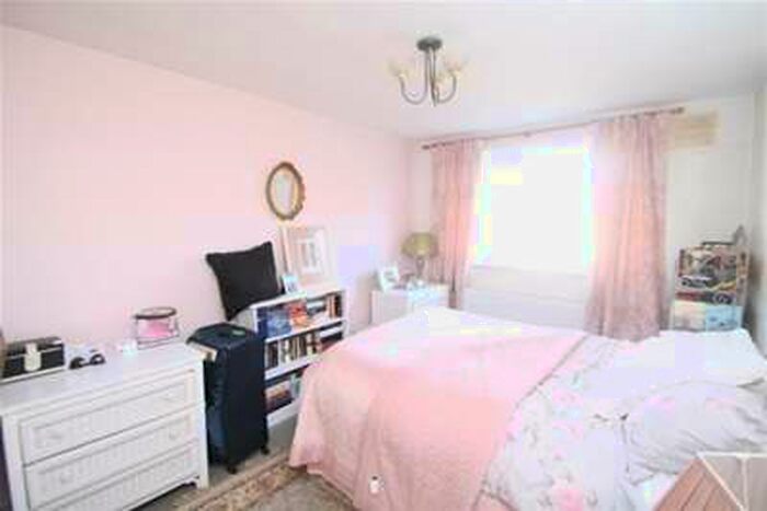 1 Bedroom Flat To Rent In Zero Deposit Option, The Hunters, Beckenham, BR3