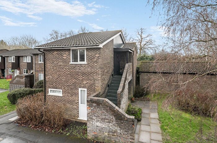 1 Bedroom Maisonette For Sale In Greenham Wood, Bracknell, Berkshire, RG12