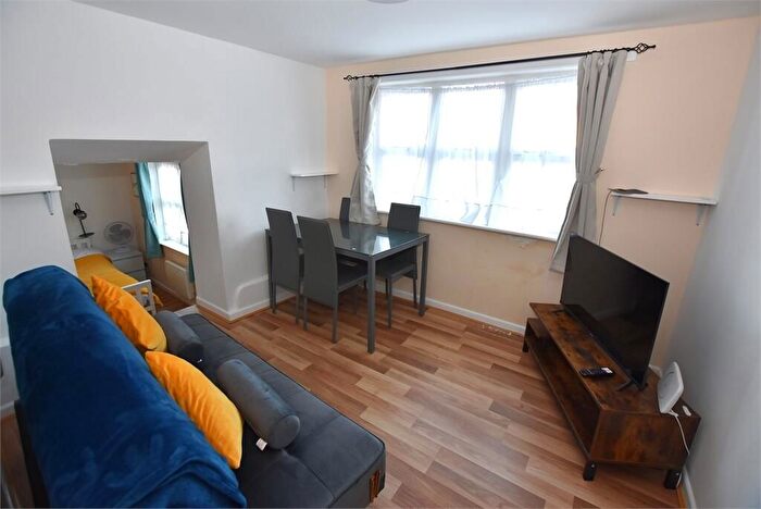 1 Bedroom Flat For Sale In Northumberland Place, Teignmouth, TQ14