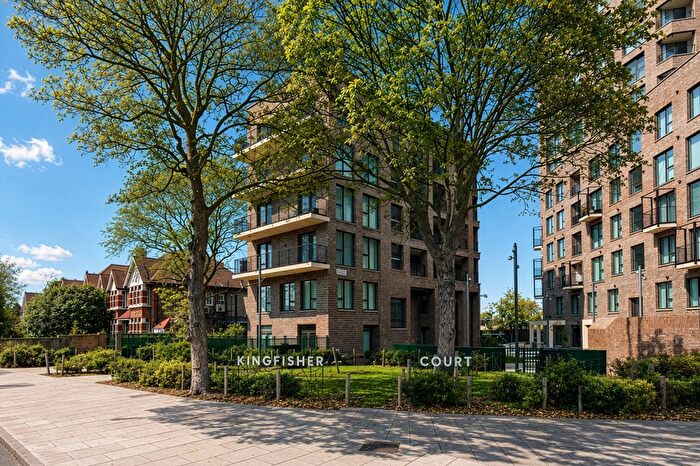 2 Bedroom Flat For Sale In Clapton Common, Hackney, London, E5