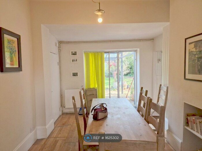 5 Bedroom Semi-Detached House To Rent In Amersham Road, London, SE14