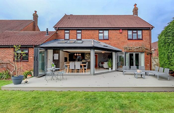 4 Bedroom Detached House For Sale In Todd Close, Holmer Green, Buckinghamshire, HP15