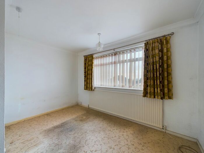 2 Bedroom Bungalow For Sale In Conway Drive, Billinge, WN5