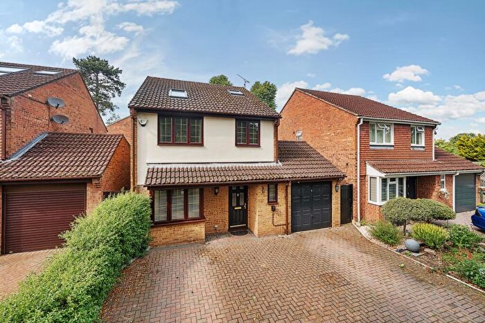 5 Bedroom Detached House For Sale In Brackenwood Drive, Tadley, RG26