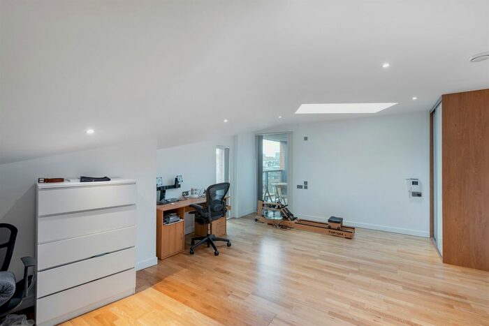 1 Bedroom Flat To Rent In Appold Court, Godfrey Place, E2