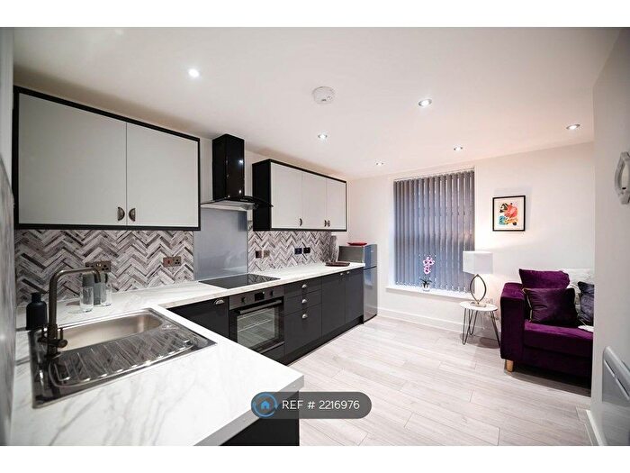 1 Bedroom Flat To Rent In Greaves Street, Oldham, OL1