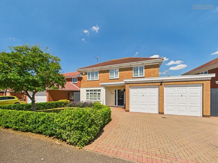 4 Bedroom Detached House For Sale In Huntsmans Gate, Bretton, Peterborough, PE3