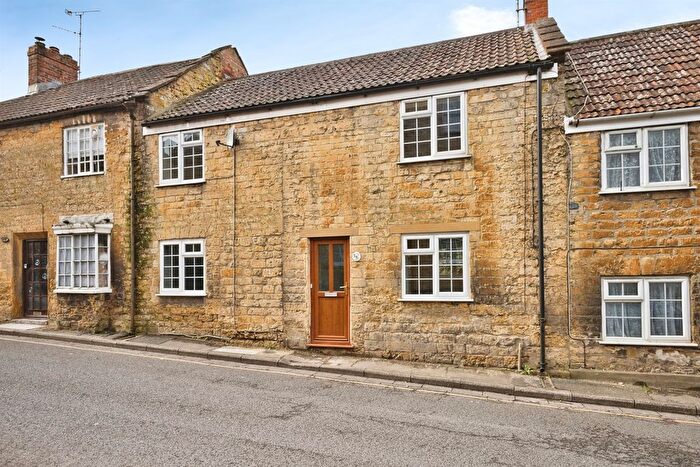 3 Bedroom Terraced House For Sale In Hermitage Street, Crewkerne, TA18