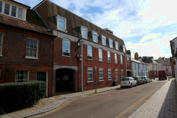 2 Bedroom Flat To Rent In Millhams Street, Christchurch, BH23
