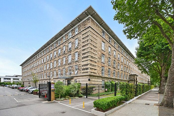 2 Bedroom Flat For Sale In Bromyard Avenue, London, W3
