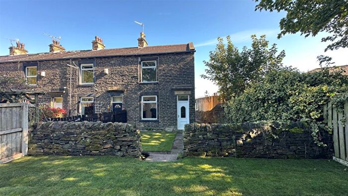 3 Bedroom End Of Terrace House To Rent In Springville Terrace, Idle, BD10