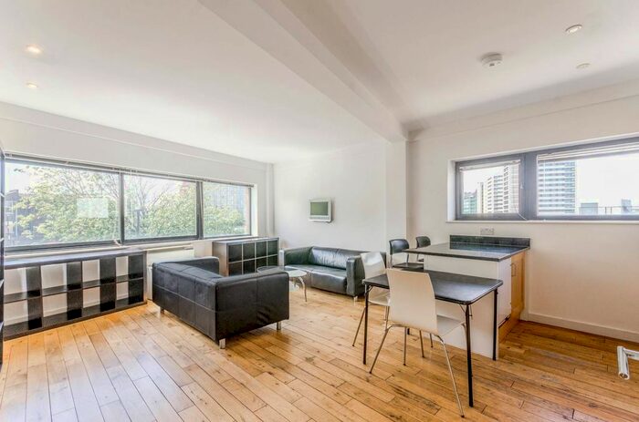 2 Bedroom Flat To Rent In Rufford Street, Islington, London, N1