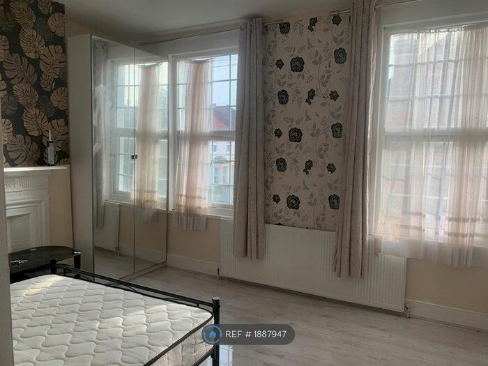 2 Bedroom Flat To Rent In Cecil Road, Hounslow, TW3