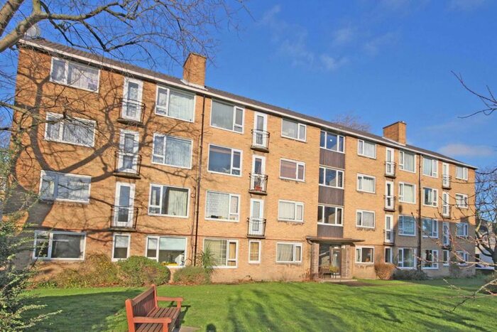 1 Bedroom Flat To Rent In Lower Mortlake Road, Kew, Richmond, TW9
