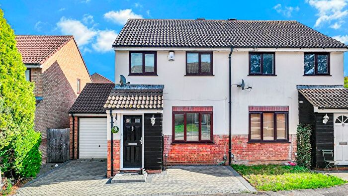 3 Bedroom Semi-detached House For Sale In Markwell Wood, Harlow, CM19