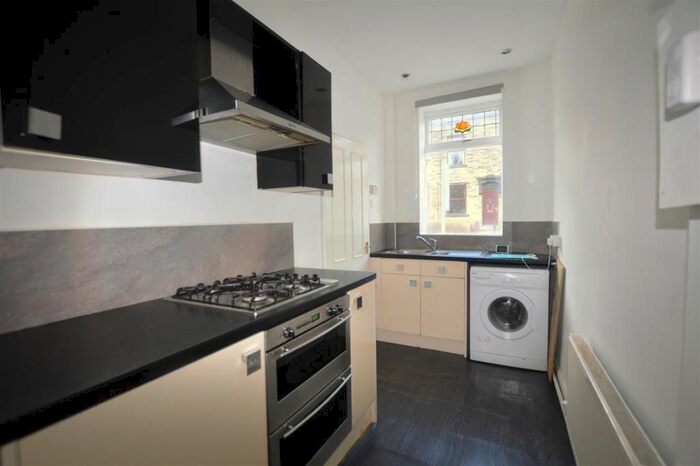 2 Bedroom Town House To Rent In Peterborough Road, Bradford BD2