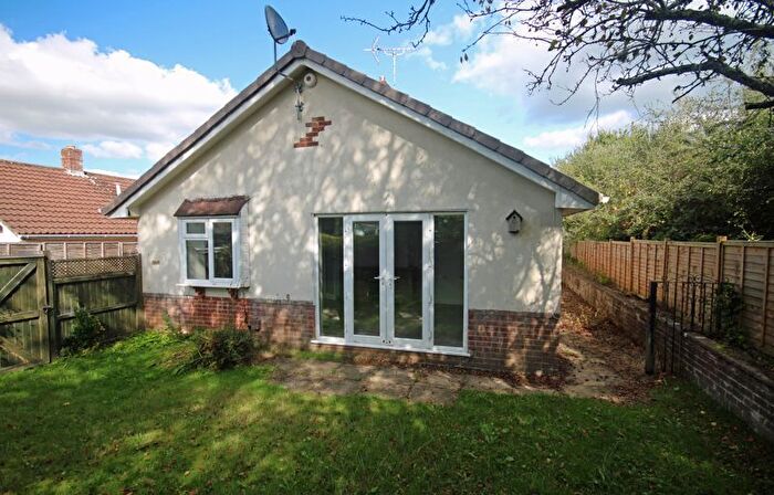 3 Bedroom Bungalow For Sale In Blackwater Grove, Fordingbridge, SP6