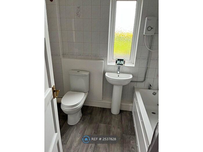 3 Bedroom Semi-Detached House To Rent In Westlea Bedlington, Northumberland, NE22