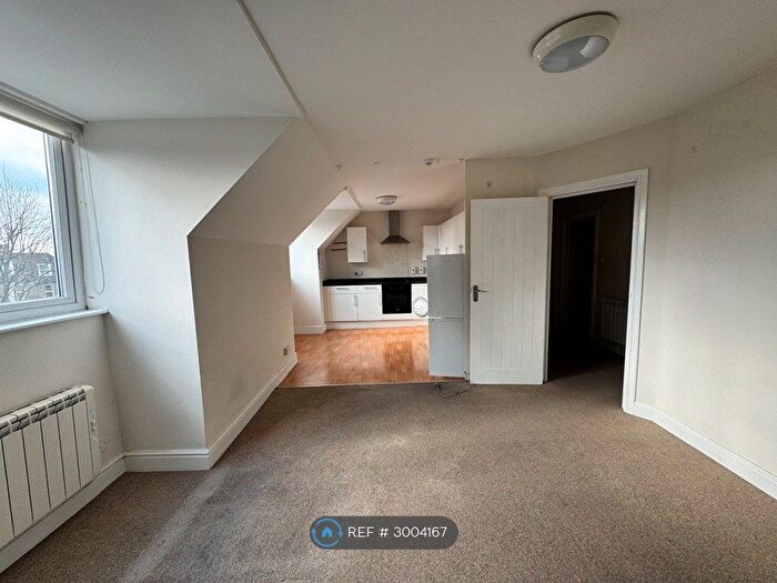 2 Bedroom Flat To Rent In Beech House Road, Croydon, CR0