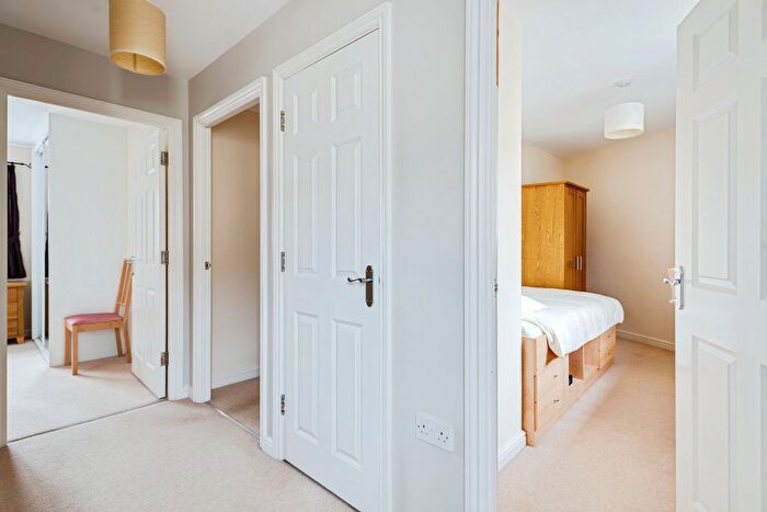 2 Bedroom Flat For Sale In Dyson Road, Swindon, Wiltshire, SN25
