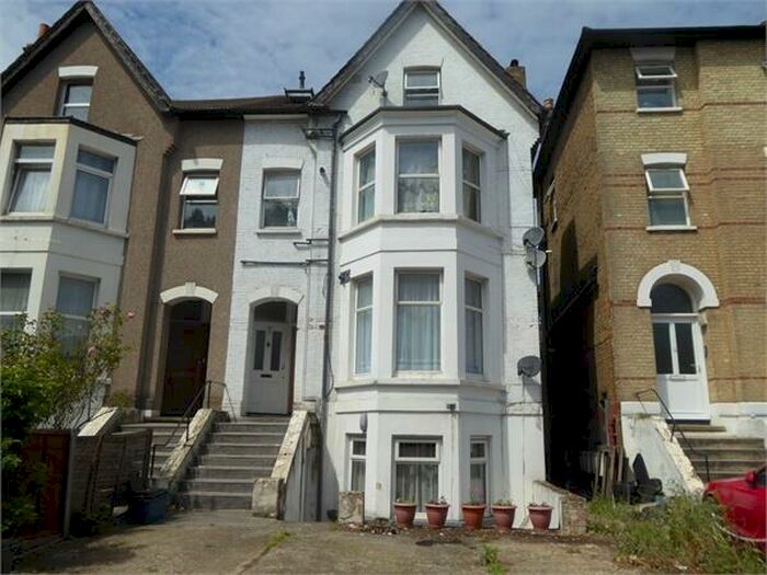 2 Bedroom Flat To Rent In Selhurst Road, London, SE25