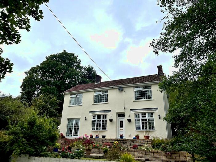 4 Bedroom Detached House For Sale In Pontneathvaughan Road, Glynneath, Neath Port Talbot., SA11