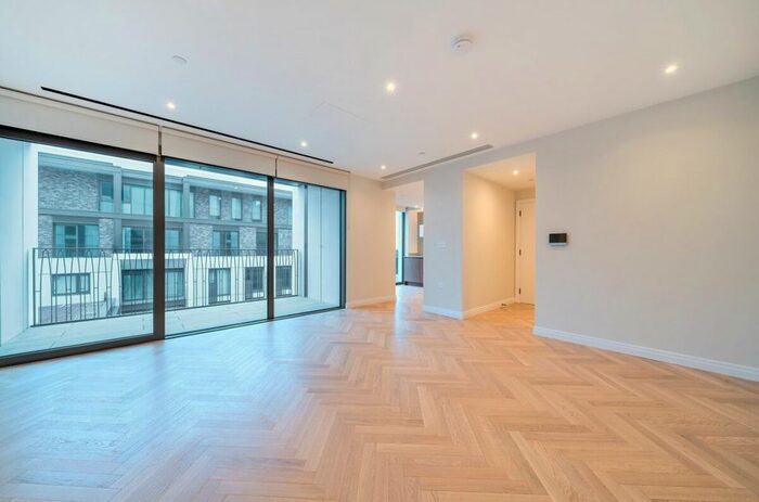 2 Bedroom Flat To Rent In Parkland Walk, London, SW6