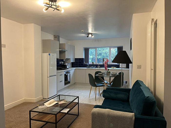 2 Bedroom Flat To Rent In St James Road, DY1