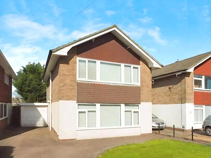 3 Bedroom Detached House To Rent In Hambledon Road, Waterlooville, Hampshire, PO7